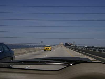 im auto, auf der bruecke